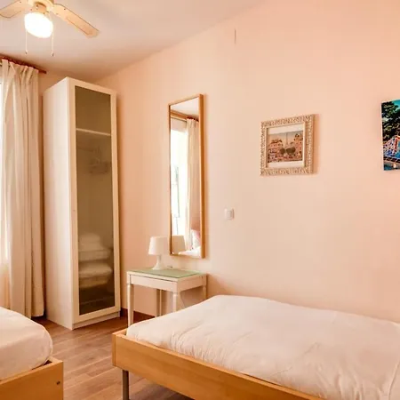 Apartamento Modern 2 Bedroom Flat In Trendy Poble Sec Barcelona