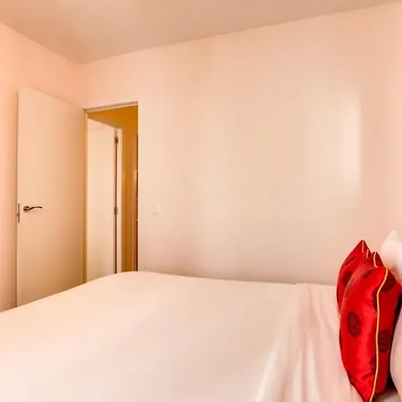 Modern 2 Bedroom Flat In Trendy Poble Sec Διαμέρισμα