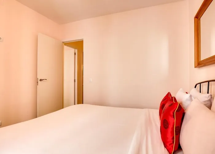 Modern 2 Bedroom Flat In Trendy Poble Sec شقة