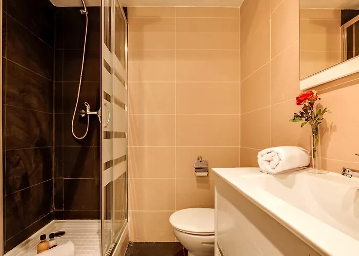 Modern 2 Bedroom Flat In Trendy Poble Sec برشلونة