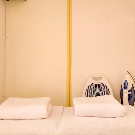 Modern 2 Bedroom Flat In Trendy Poble Sec * Barcelone