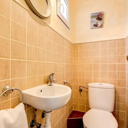 Modern 2 Bedroom Flat In Trendy Poble Sec *